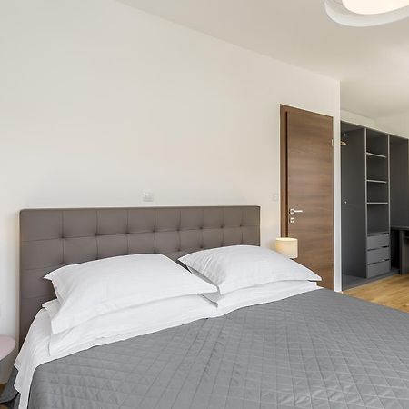 Luxury 3 Bed Apartment, Large Terrace, Pool, Close To Beach And Split! Podstrana Exteriör bild