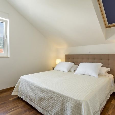 Luxury 3 Bed Apartment, Large Terrace, Pool, Close To Beach And Split! Podstrana Exteriör bild