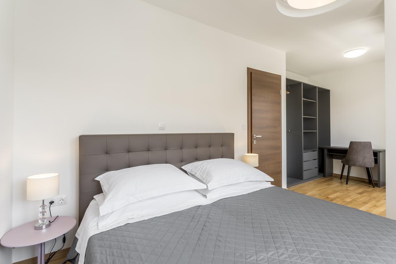 Luxury 3 Bed Apartment, Large Terrace, Pool, Close To Beach And Split! Podstrana Exteriör bild