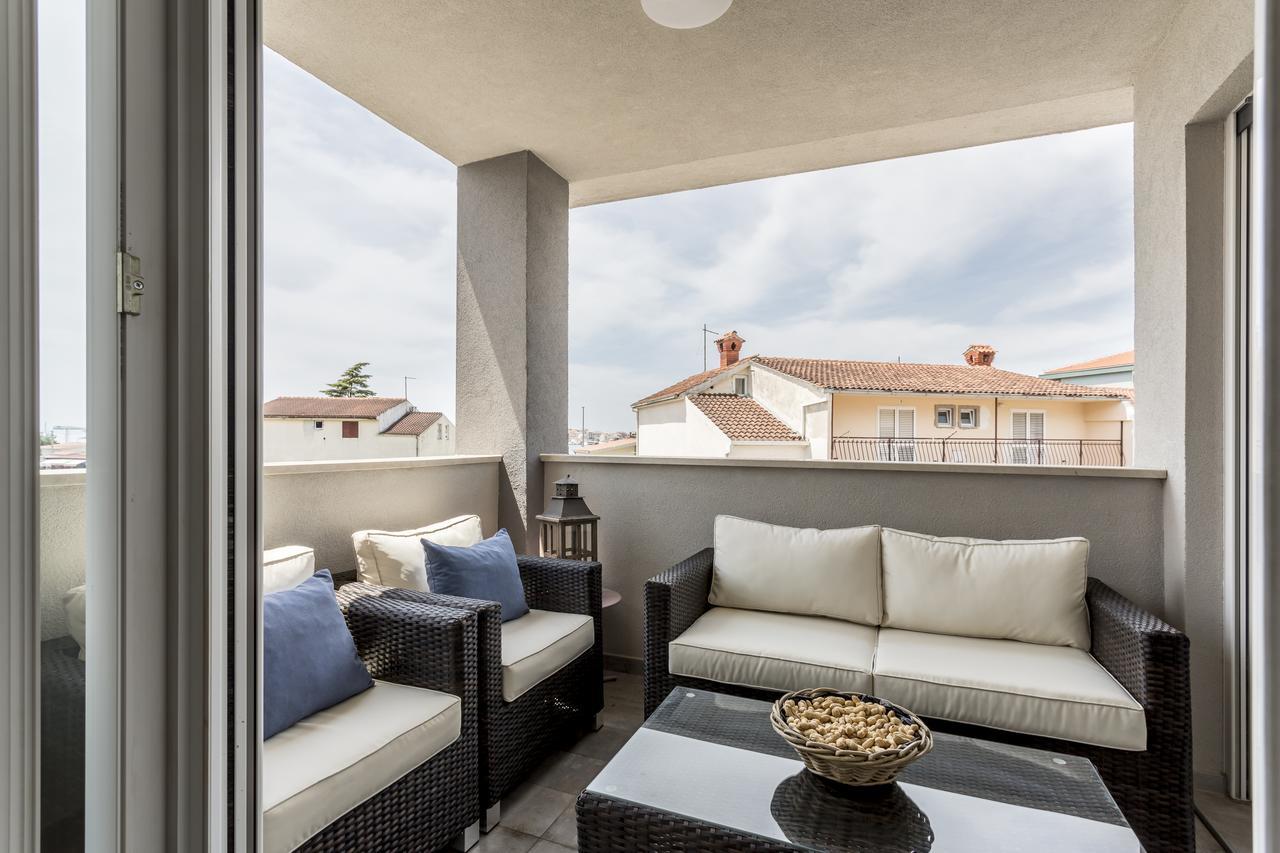 Luxury 3 Bed Apartment, Large Terrace, Pool, Close To Beach And Split! Podstrana Exteriör bild
