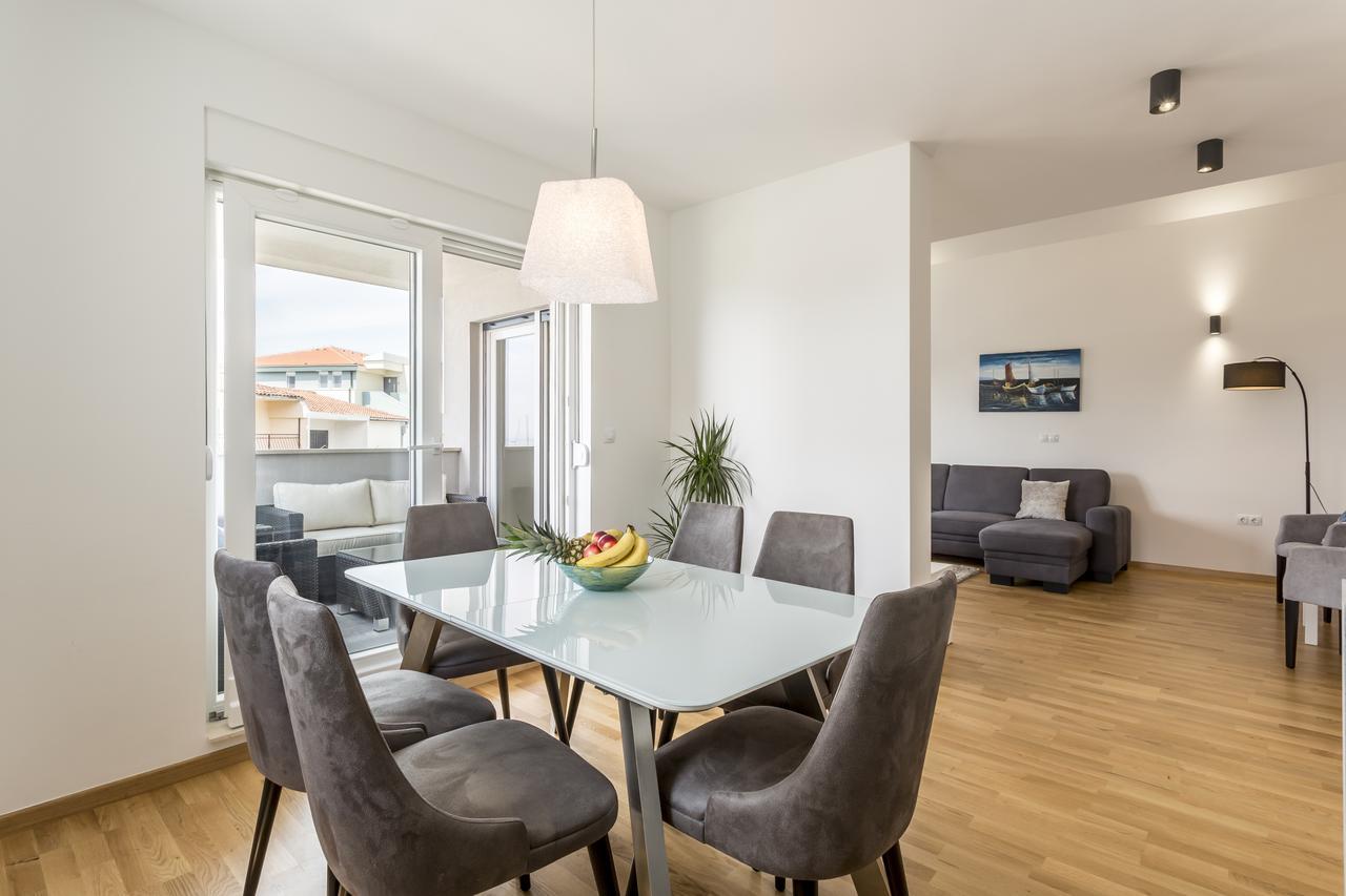 Luxury 3 Bed Apartment, Large Terrace, Pool, Close To Beach And Split! Podstrana Exteriör bild