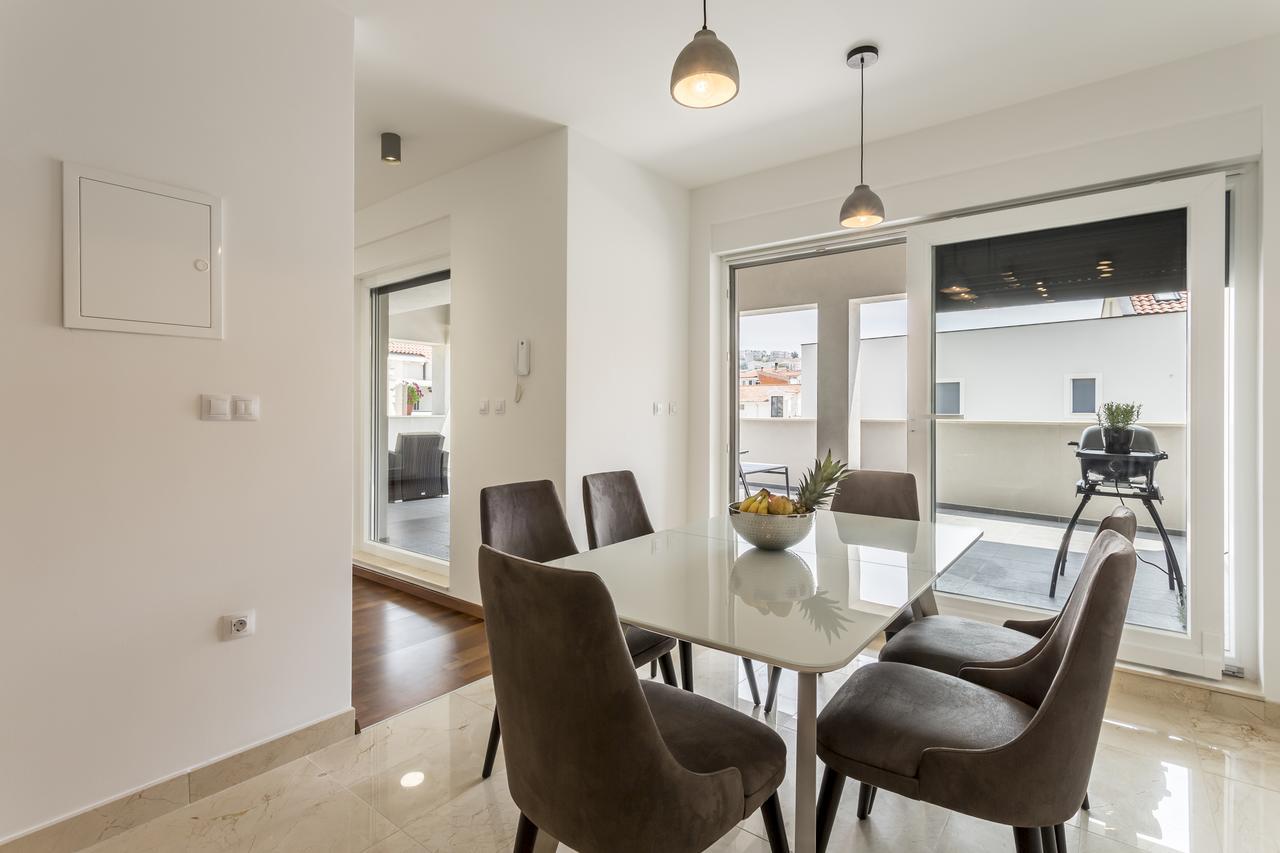Luxury 3 Bed Apartment, Large Terrace, Pool, Close To Beach And Split! Podstrana Exteriör bild