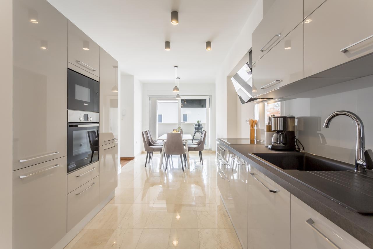 Luxury 3 Bed Apartment, Large Terrace, Pool, Close To Beach And Split! Podstrana Exteriör bild